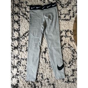 NEVER WORN, Nike High Waisted Leg-A-See Leggings